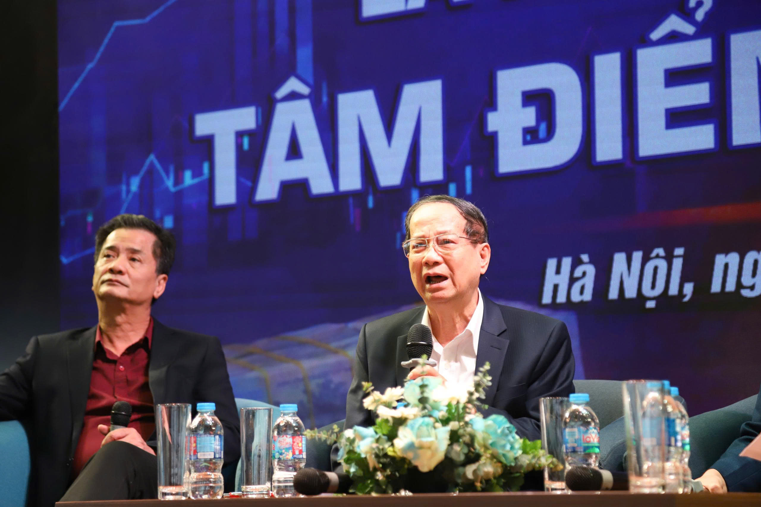live--hoi-thao--la-ban-dau-tu-2026--tam-diem-dong-tien_696f3fd416a5a.jpg