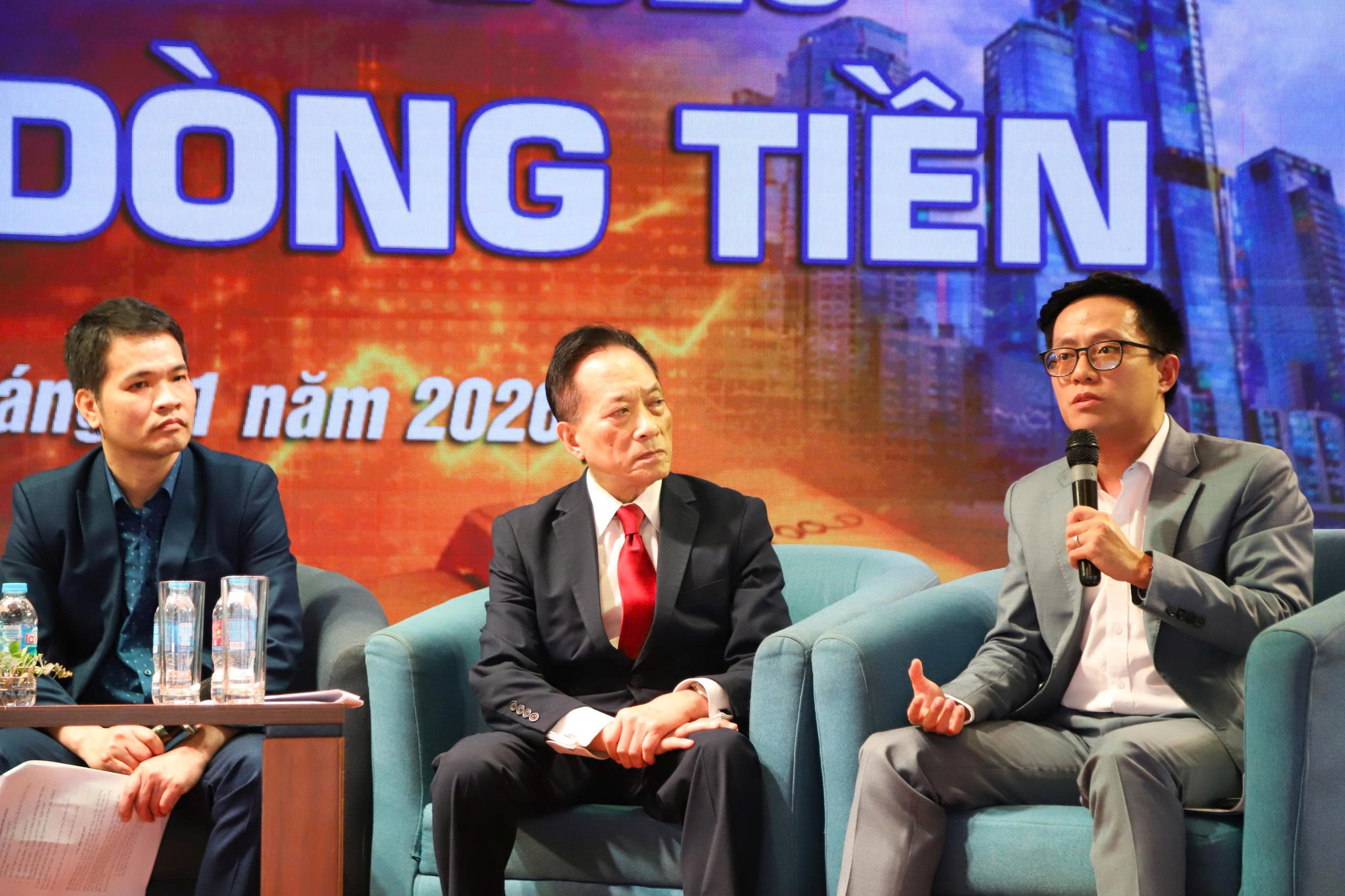 live--hoi-thao--la-ban-dau-tu-2026--tam-diem-dong-tien_696f448f2b5b5.jpg