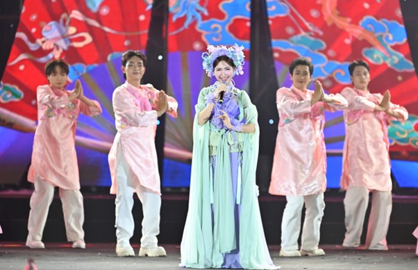 12-ngay-mo-cua--hoi-cho-mua-xuan-2026-don-hon-nua-trieu-luot-khach-ghe-tham_6992a059e0598.jpg