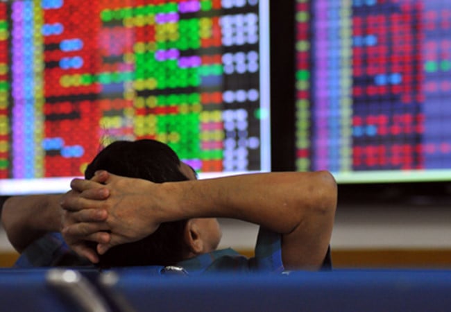 VIC – VJC tiếp tục “dìm” thị trường, VN-Index đỏ rực ngay từ sớm