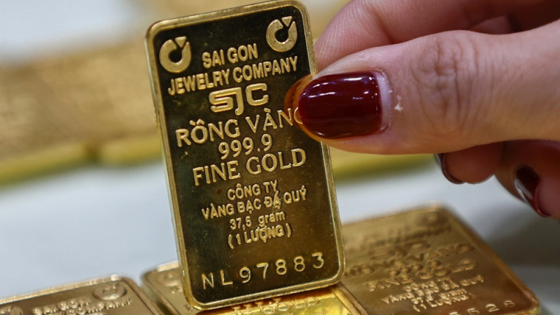 Ngày 17/12: Sau phiên “bốc hơi” mạnh, giá vàng tạm thời đi ngang