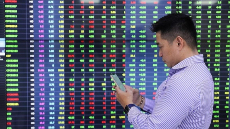 Hưng phấn không kéo dài: VN-Index lại đóng cửa trong sắc đỏ