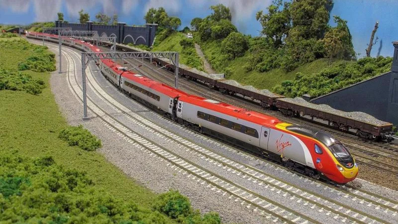 Vingroup rút lui khỏi đường sắt tốc độ cao Bắc – Nam 67 tỷ USD: "Cuộc đua" lọc lại, doanh nghiệp nào đủ lực đi tiếp?