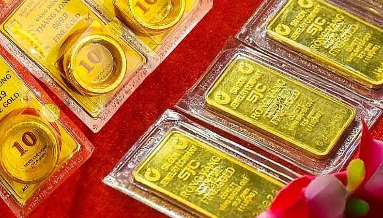 Giá vàng chiều 31/12: Lại "bốc hơi" 2 triệu đồng/lượng