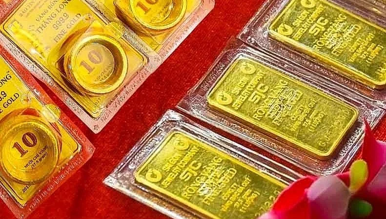 Giá vàng chiều 31/12: Lại "bốc hơi" 2 triệu đồng/lượng