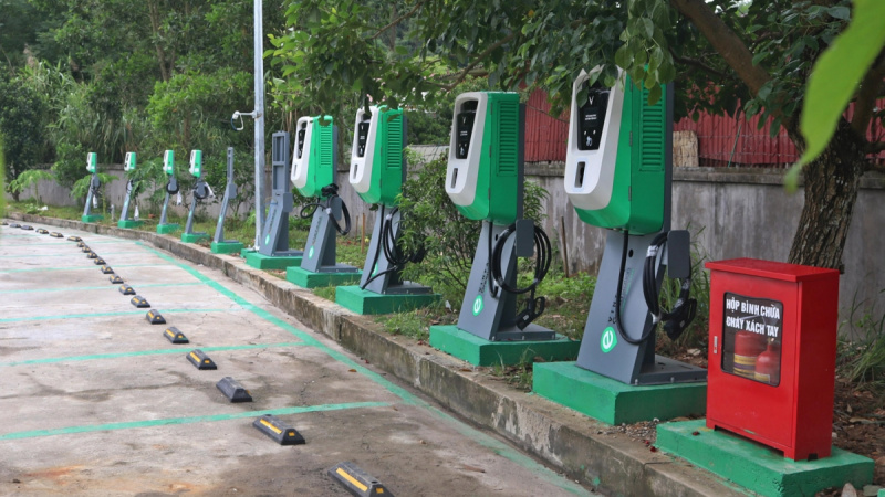 Bổ sung quy định riêng về giá bán điện cho sạc xe điện