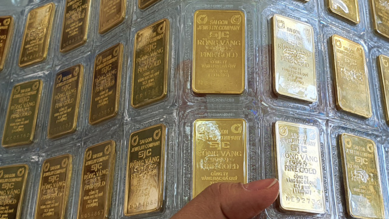 Giá vàng giảm sốc: SJC bất ngờ thông báo tạm ngưng giao dịch trong sáng mai