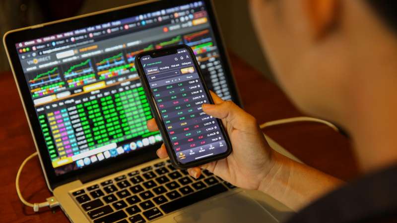 Trước giờ giao dịch 8/1: Cảnh giác với hành động chốt lời của nhóm vốn hóa lớn