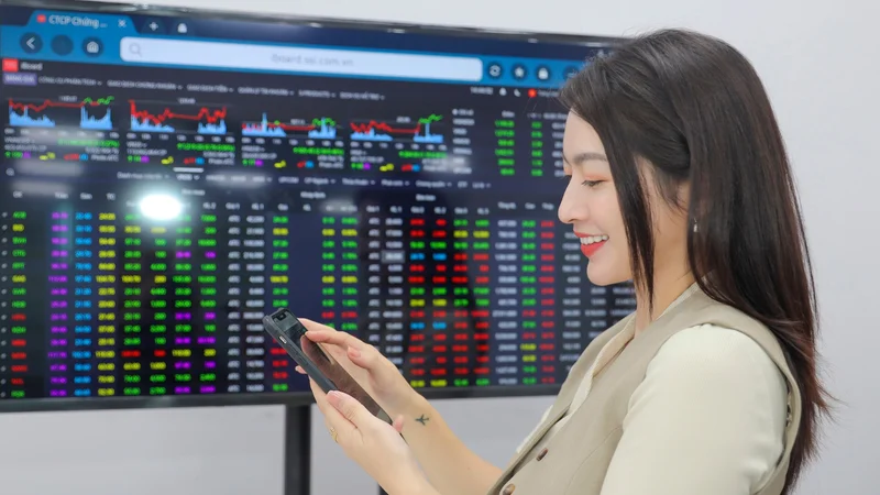 Nhà đầu tư "vỡ òa" khi VN-Index chính thức vượt 1.860 điểm