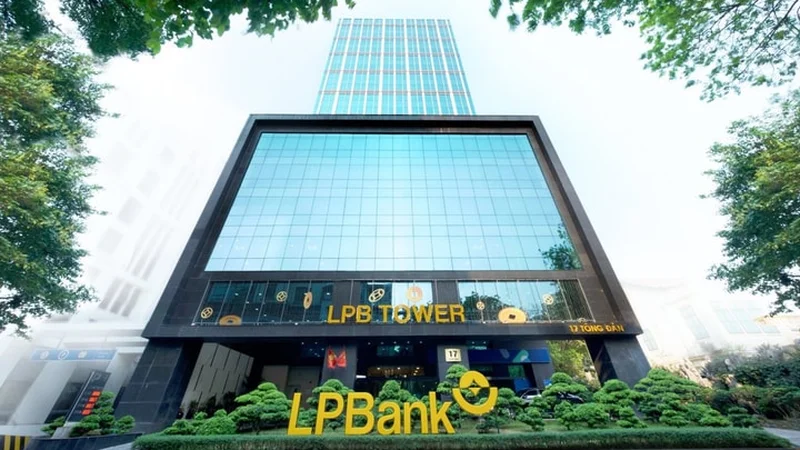 Ông Nguyễn Đức Thụy và con trai “gom hàng” mạnh tay cổ phần Chứng khoán LPBank sau khi rút khỏi ngân hàng