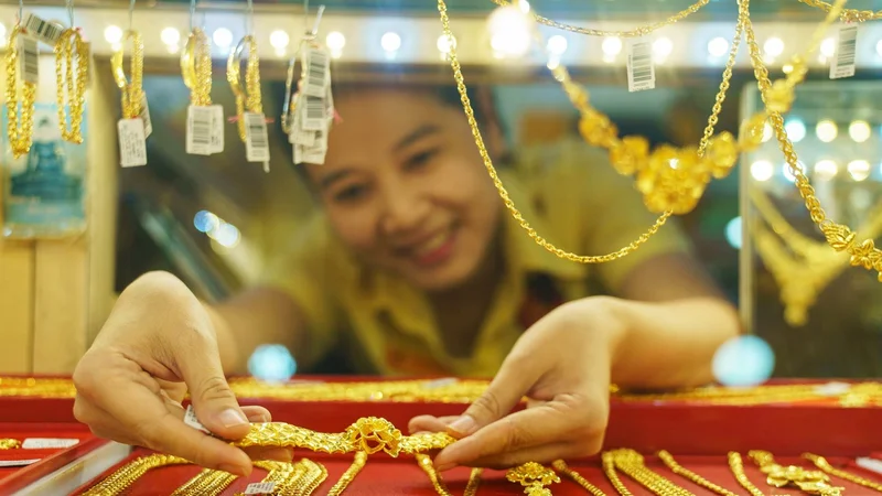Thủ tướng thúc báo cáo việc thành lập Sàn giao dịch vàng quốc gia