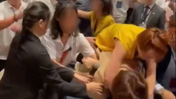 517 căn hộ dự án Orchard Grand của Capitaland ở Bình Dương từng xuất hiện video giành giật phiếu mua đủ điều kiện mở bán