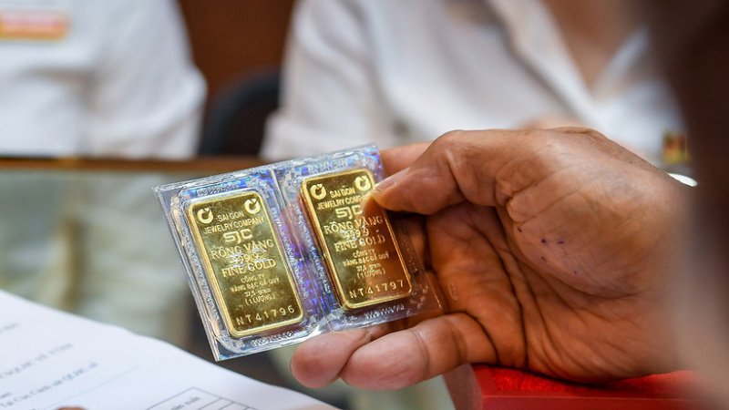 Giá vàng chiều 17/3: Bật tăng trở lại mốc 183 triệu đồng mỗi lượng