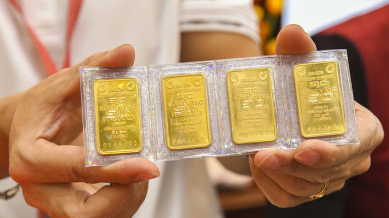 Giá vàng chiều 23/2: Bật tăng trở lại, chỉ còn giảm 5 triệu đồng mỗi lượng