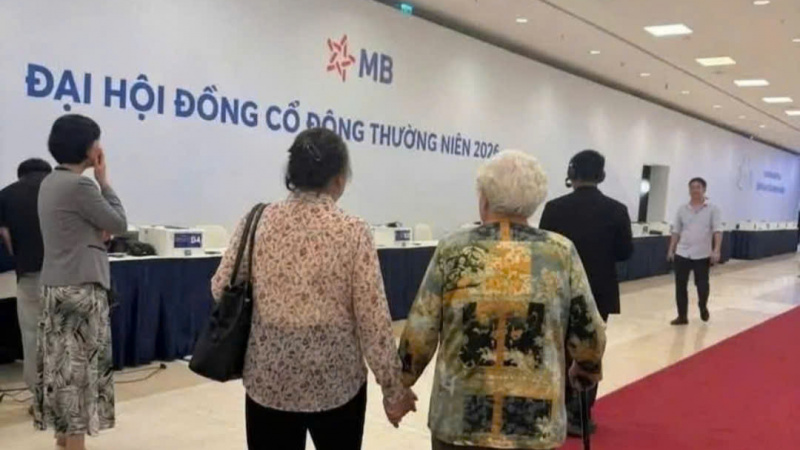 "Nếu đời này không về bờ được thì đời sau nhé": Khi lãnh đạo trải lòng tại mùa ĐHĐCĐ 2026