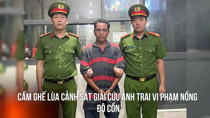 Vụ việc nóng trên báo chí: Cầm ghế tấn công CSGT để "giải cứu" anh trai vi phạm nồng độ cồn, người đàn ông trả giá đắt