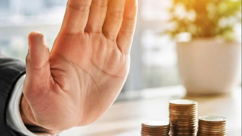 Đừng để tài khoản “bay màu” vì 5 loại cổ phiếu này