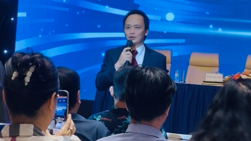 Không có tên trong danh sách bầu vào "ghế nóng": Xuất hiện tại ĐHĐCĐ FLC, ông Trịnh Văn Quyết nói gì với cổ đông?