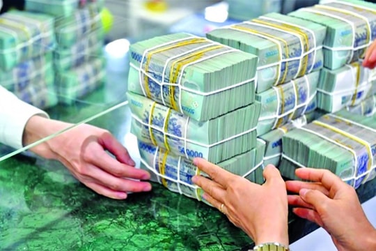 Ngân hàng bất ngờ niêm yết lãi suất 10%/năm, đọc điều kiện xong nhiều người cười trừ