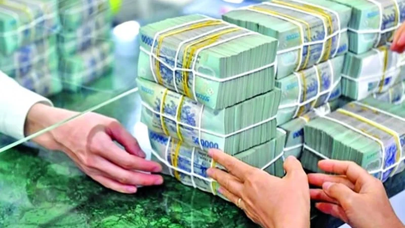 Ngân hàng bất ngờ niêm yết lãi suất 10%/năm, đọc điều kiện xong nhiều người cười trừ