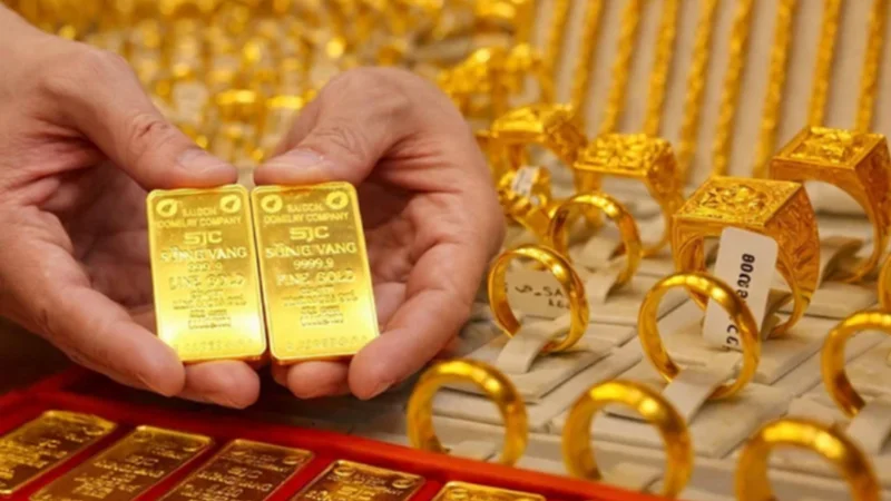 Vàng lại "nổi sóng": Bật tăng 3 triệu khi áp sát mốc 152 triệu đồng/lượng, đà tăng tới từ đâu?