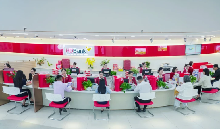 Bạo tay cho vay bất động sản như HDBank: Cứ 4 đồng được giải ngân có 1 đồng dành cho địa ốc