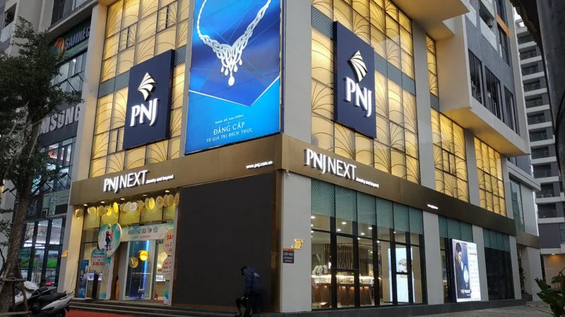 PNJ vừa được Dragon Capital mua lại, nhưng dòng tiền mới là điều cần quan sát
